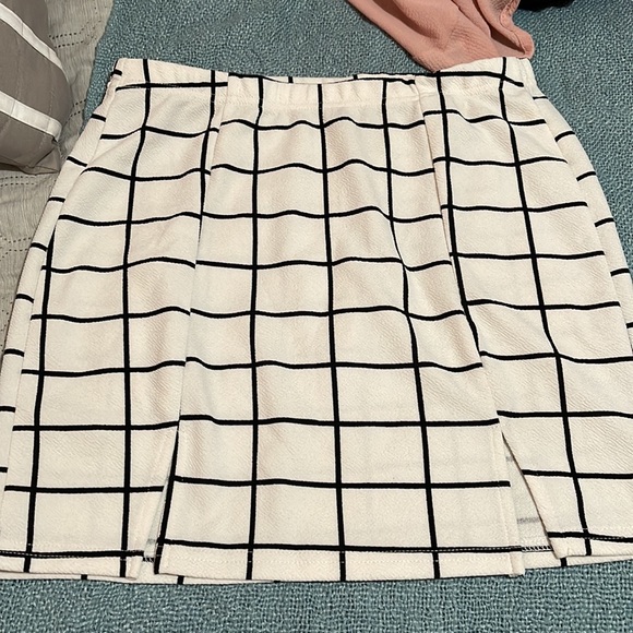 Two skirts for the price of one!! - Picture 3 of 4